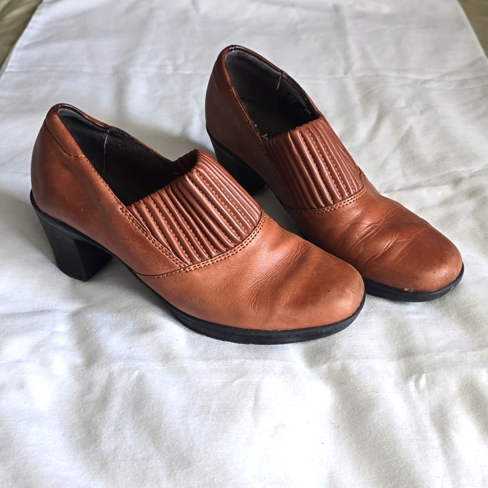 Clarks Bendables Ankle Booties